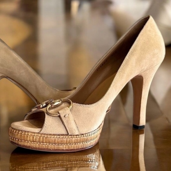 Vintage Gucci nubuck suede gold toned horse bit vintage high heels pumps SZ 9.5 - Picture 3 of 17